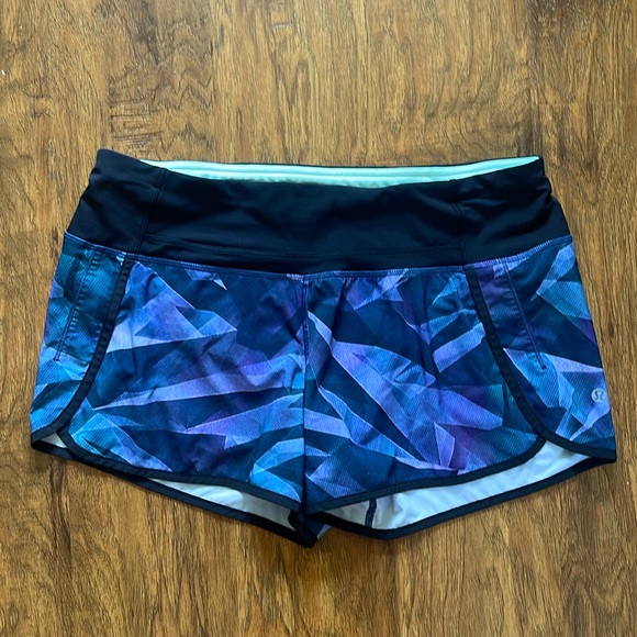Lululemon Run Times Pretty Prism shorts - Picture 4 of 9